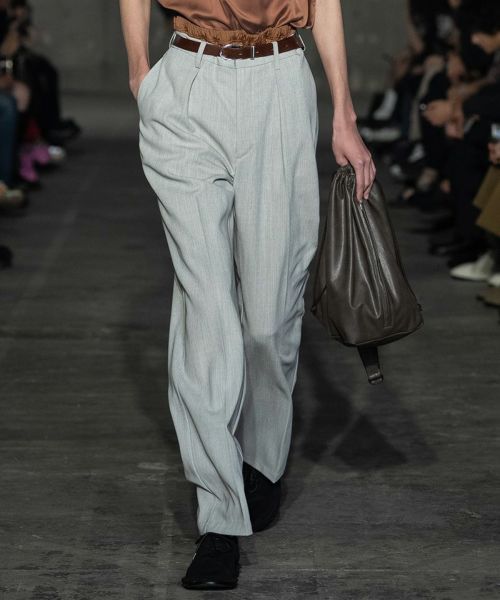 【ATTACHMENT(アタッチメント)】【予約販売3月入荷予定】 HIGH TWIST WOOL CANVAS 1TUCK STRAIGHT TROUSERS スラックスパンツ(AP61-018)