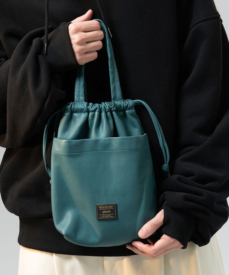 合成皮革　新品 glamb(グラム)】Synth Leather Drawstring Bag シンセレザードロー