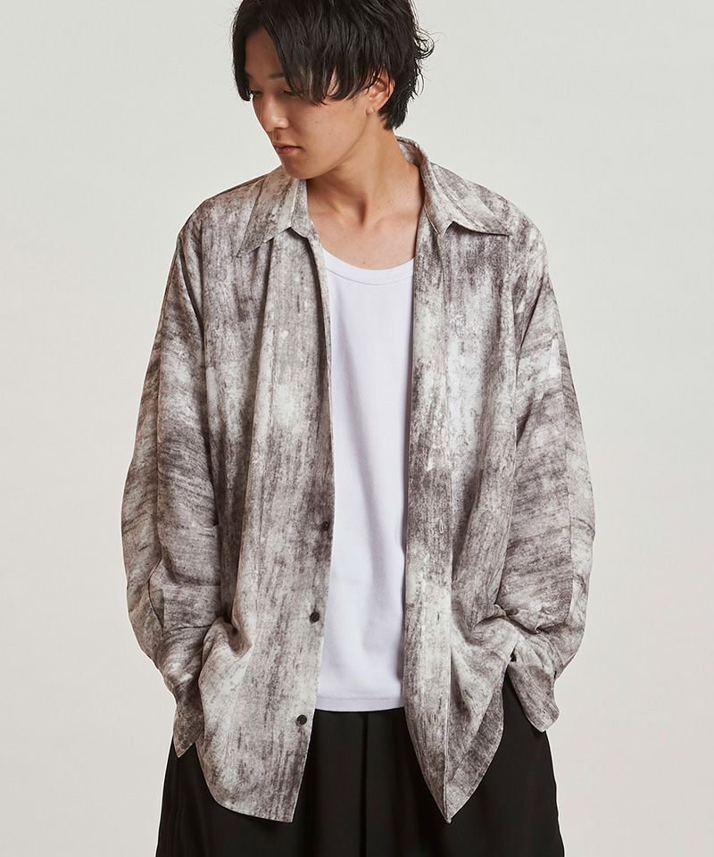 50%OFF【NO ID.(ノーアイディー)】ｱﾝｲｰﾌﾞﾝﾌﾟﾘﾝﾄV-NﾄﾞﾙﾏﾝｽﾘｰﾌﾞSH シャツ