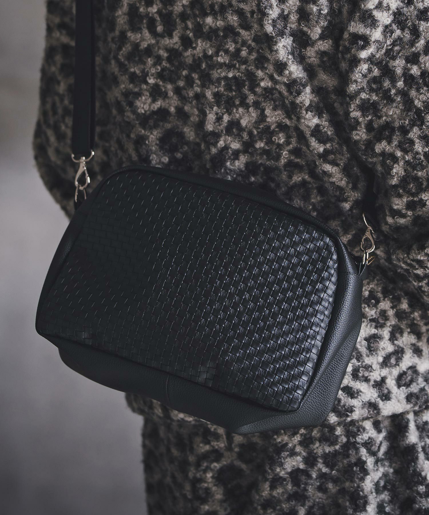 GLIMCLAP(グリムクラップ)】Synthetic Braided Shoulder Bag