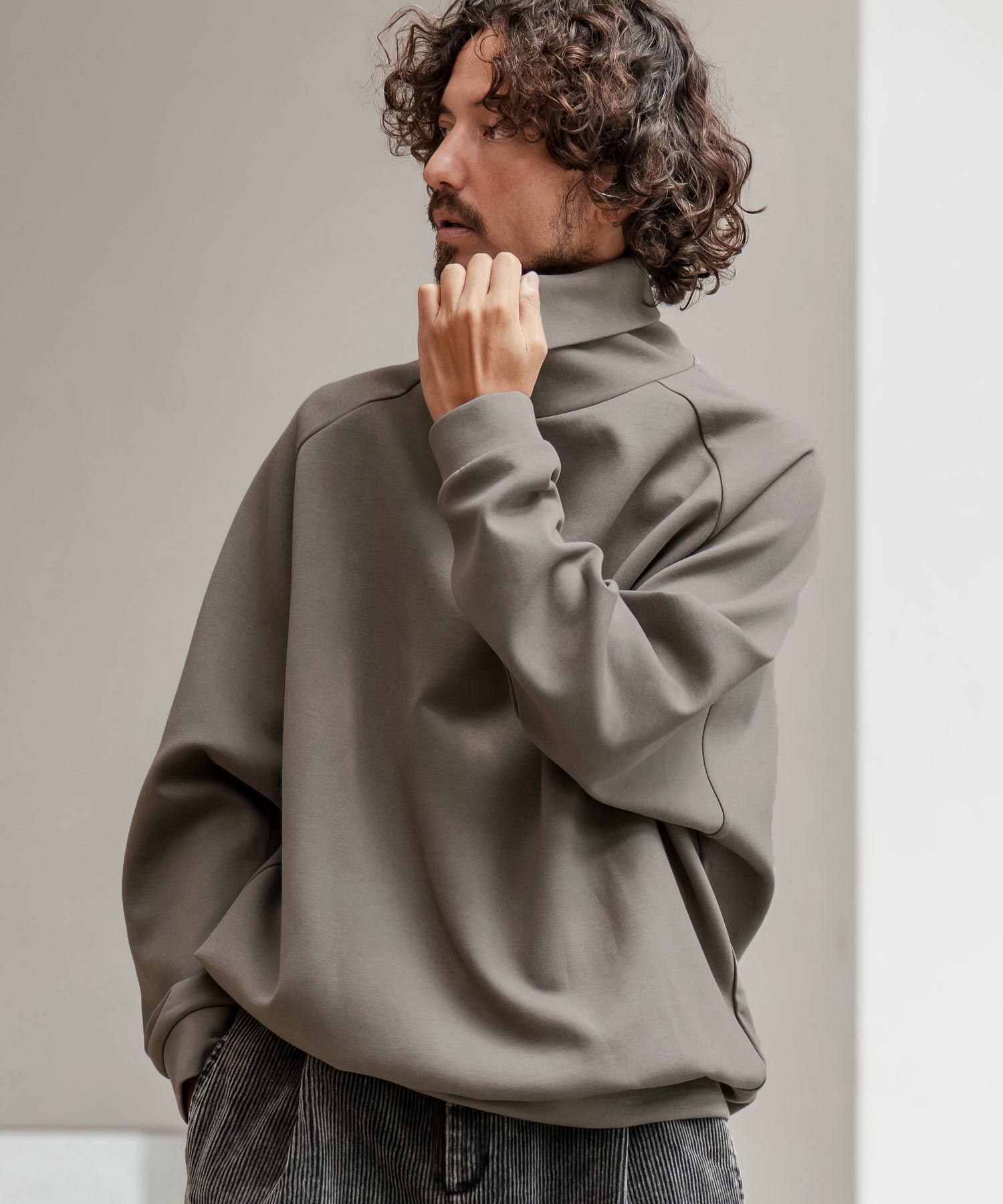 CAMBIO(カンビオ)】ルーズシルエットドルマンハイネックプルオーバー