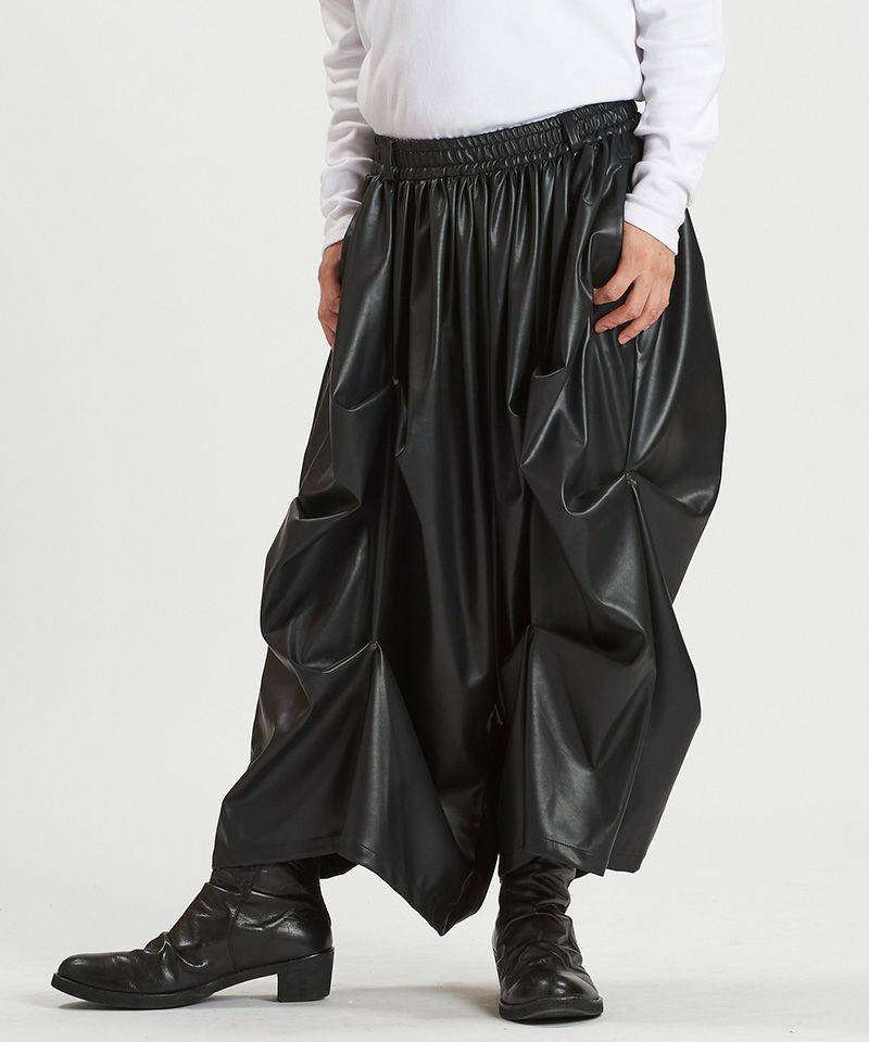 30%OFF【NO ID.(ノーアイディー)】ｼﾝｾﾃｨｯｸﾚｻﾞｰﾘﾍﾞｯﾄﾄﾗｳｻﾞｰｽﾞ パンツ