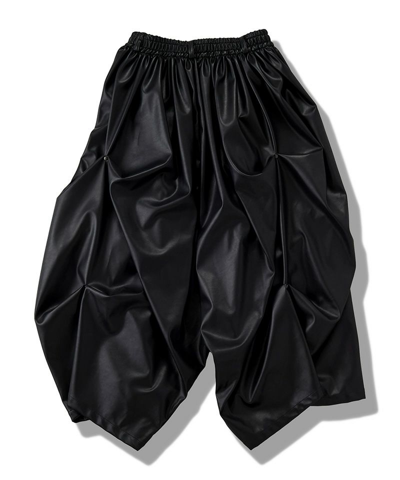 30%OFF【NO ID.(ノーアイディー)】ｼﾝｾﾃｨｯｸﾚｻﾞｰﾘﾍﾞｯﾄﾄﾗｳｻﾞｰｽﾞ パンツ