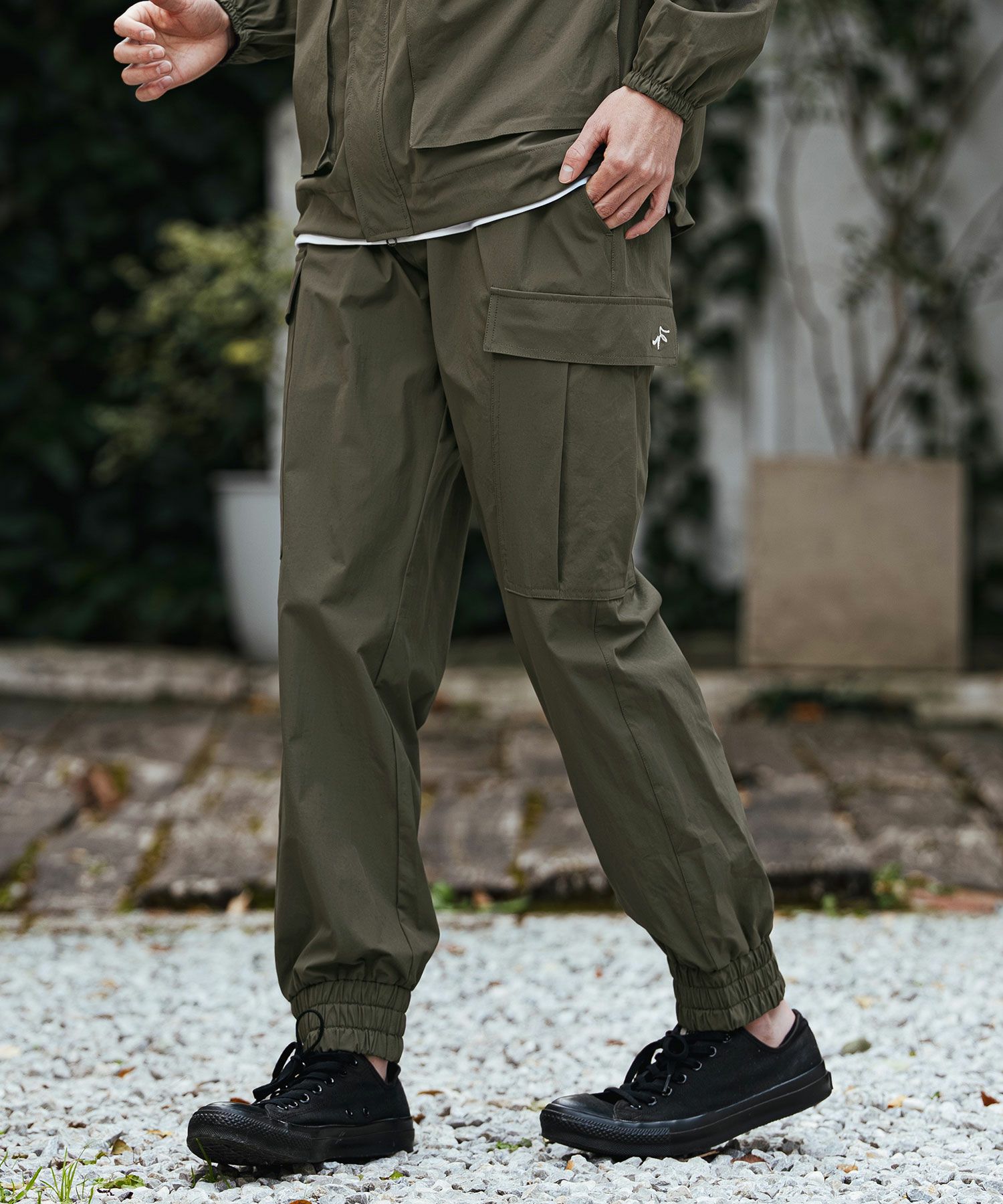 KHAKI