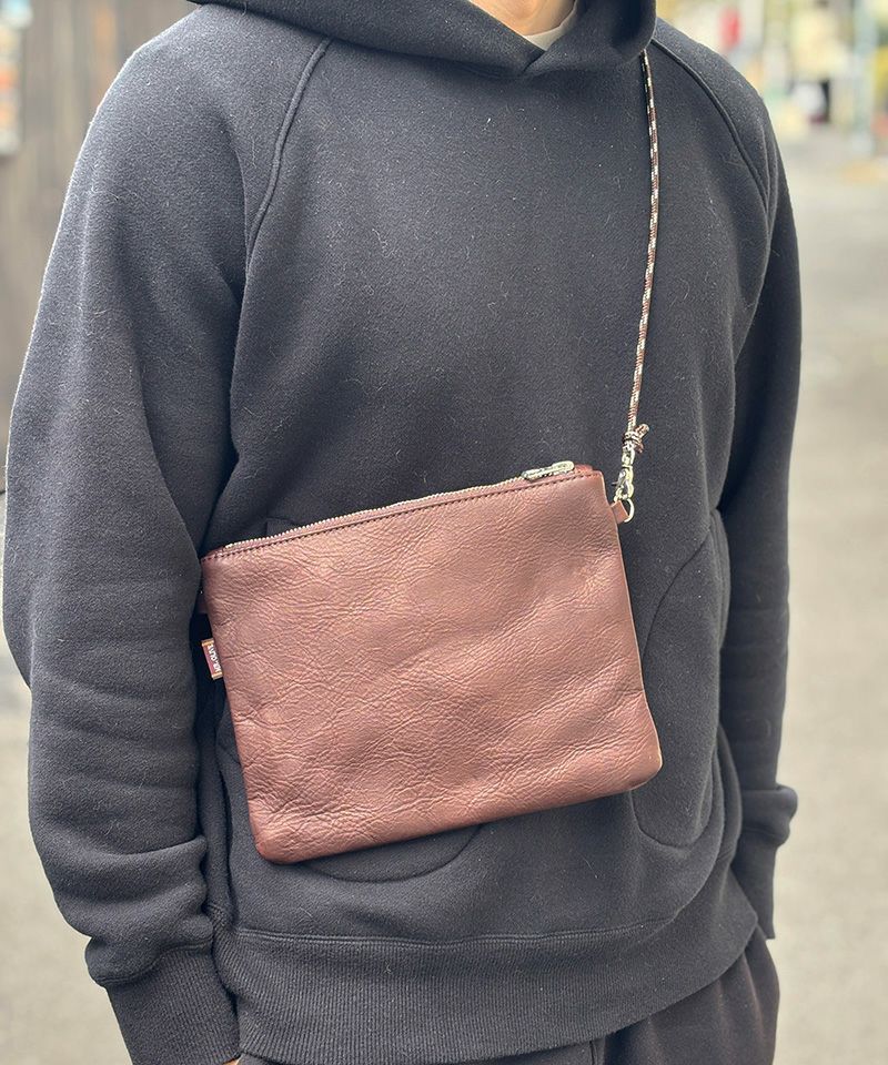 MROLIVE(ミスターオリーブ)】IMPERMA-LEATHER -ZIPPER SMALL SACOCHE