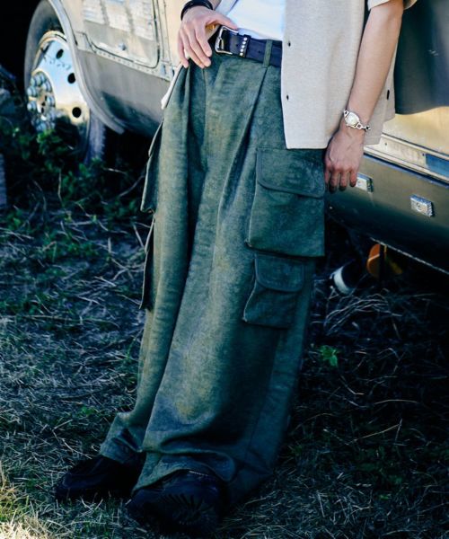 glamb(グラム)】【予約販売6月中旬～下旬入荷】 Knee Tuck Color Pants