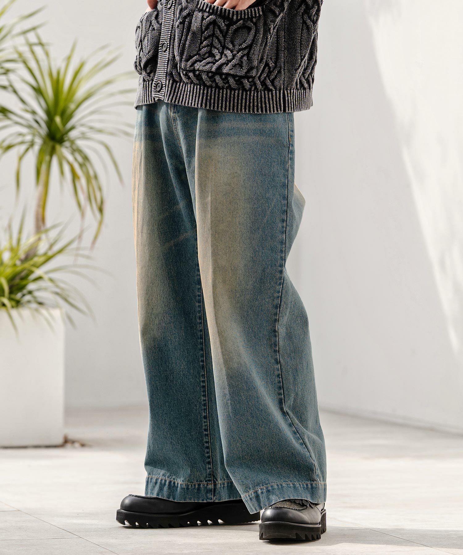 CAMBIO(カンビオ)】【予約販売3月上旬～中旬入荷】泥加工デニム1タック